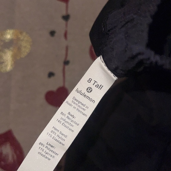 Lululemon Hotty Hot Shorts Sz 8 tall - Picture 5 of 5